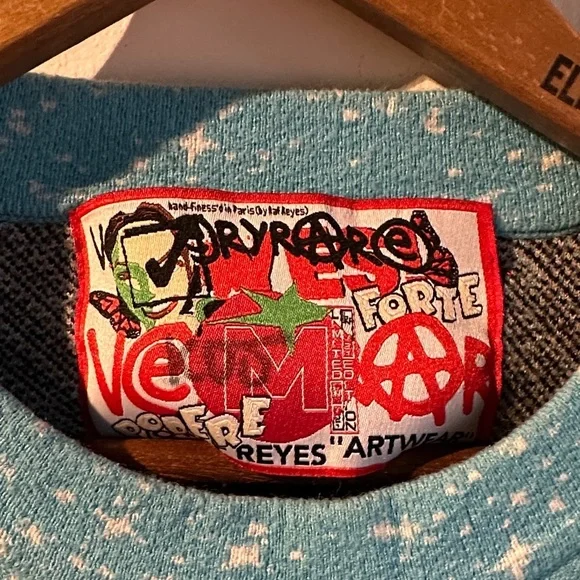 VERY RARE Sweater - Picture 3 of 7